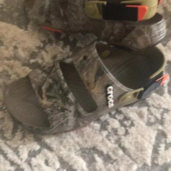 Men crocs  Camouflage Sandals - Picture 2 of 10
